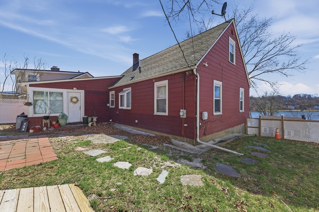 32 Indian Lake Parkway, Worcester, Massachusetts, 3 Bedrooms Bedrooms, 8 Rooms Rooms,1.5 BathroomsBathrooms,Residential,For Sale,Indian Lake Parkway,73504927