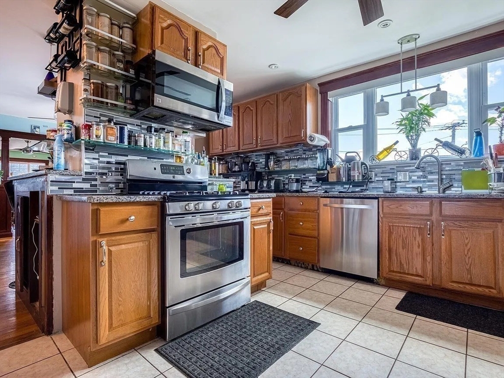 338 Riverside, Medford, Massachusetts, 4 Bedrooms Bedrooms, 7 Rooms Rooms,1.5 BathroomsBathrooms,Residential Lease,For Rent,Riverside,73516877