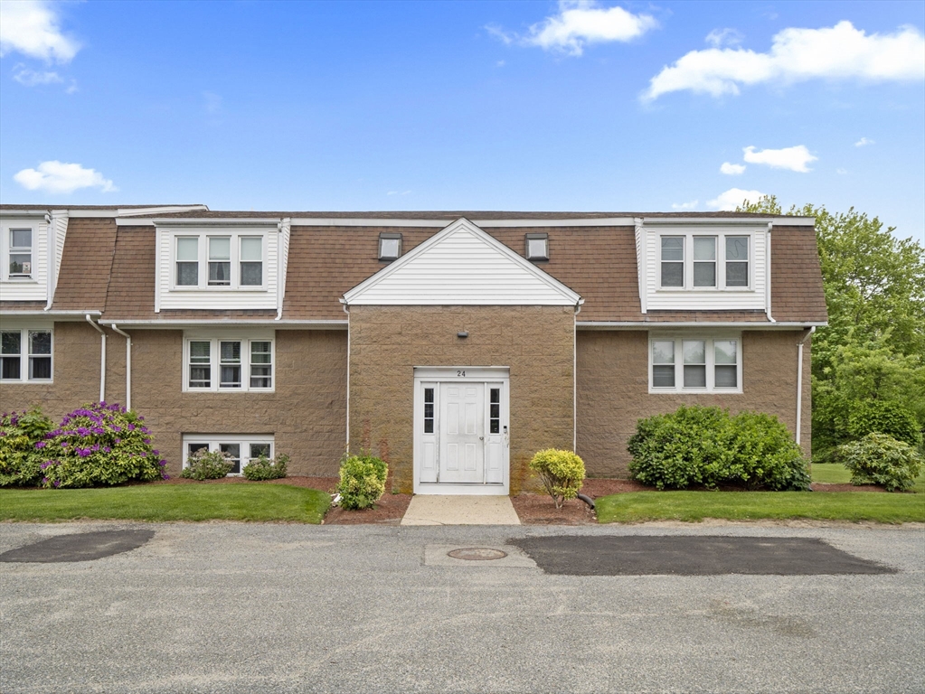 24 Bettys Pond Rd, Barnstable, Massachusetts, 2 Bedrooms Bedrooms, 4 Rooms Rooms,2 BathroomsBathrooms,Residential,For Sale,Bettys Pond Rd,73382152