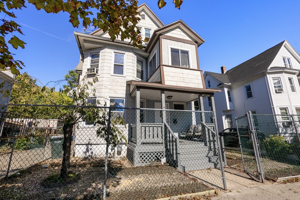 8 Wilmont St, Springfield, Massachusetts, 3 Bedrooms Bedrooms, 8 Rooms Rooms,3 BathroomsBathrooms,Residential,For Sale,Wilmont St,73447580