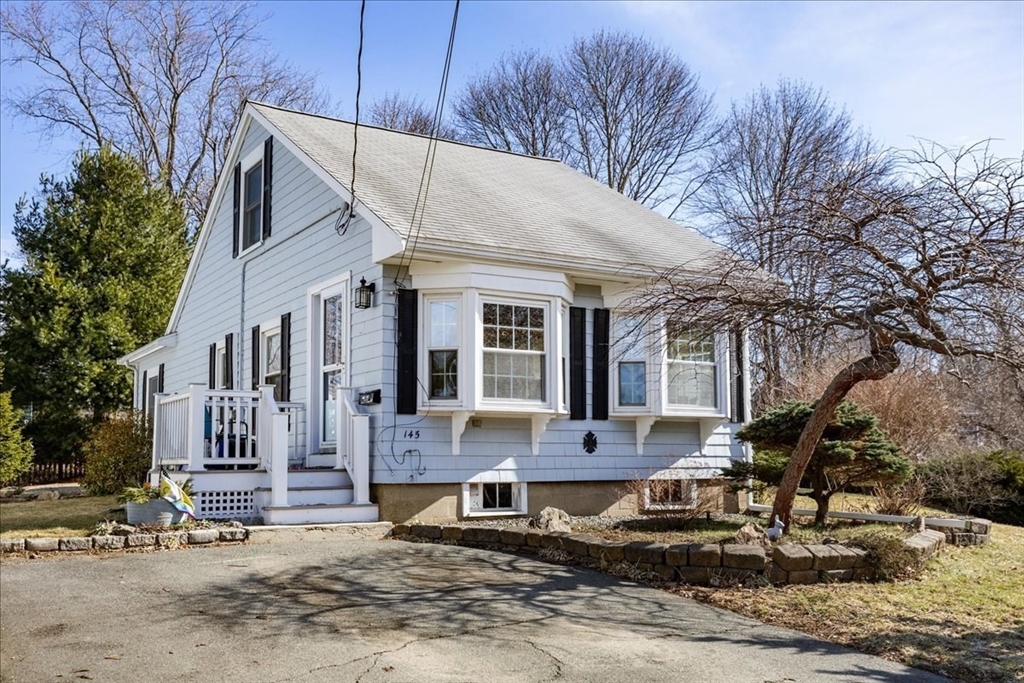 145 Evans Rd Ext, Marblehead, Massachusetts, 2 Bedrooms Bedrooms, 4 Rooms Rooms,1.5 BathroomsBathrooms,Residential,For Sale,Evans Rd Ext,73487609