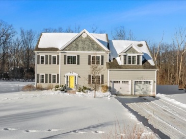 14 Teresa Dr, Millis, Massachusetts, 4 Bedrooms Bedrooms, 9 Rooms Rooms,3.5 BathroomsBathrooms,Residential,For Sale,Teresa Dr,73473614