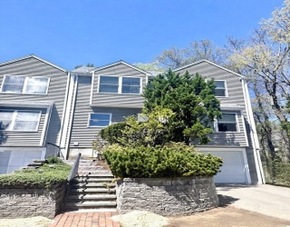 1 Edgemoor Circle, Wellesley, Massachusetts, 3 Bedrooms Bedrooms, 8 Rooms Rooms,2.5 BathroomsBathrooms,Residential Lease,For Rent,Edgemoor Circle,73515374