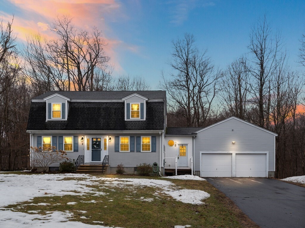 5 Shearson Dr, Shrewsbury, Massachusetts, 3 Bedrooms Bedrooms, 6 Rooms Rooms,2 BathroomsBathrooms,Residential,For Sale,Shearson Dr,73489000