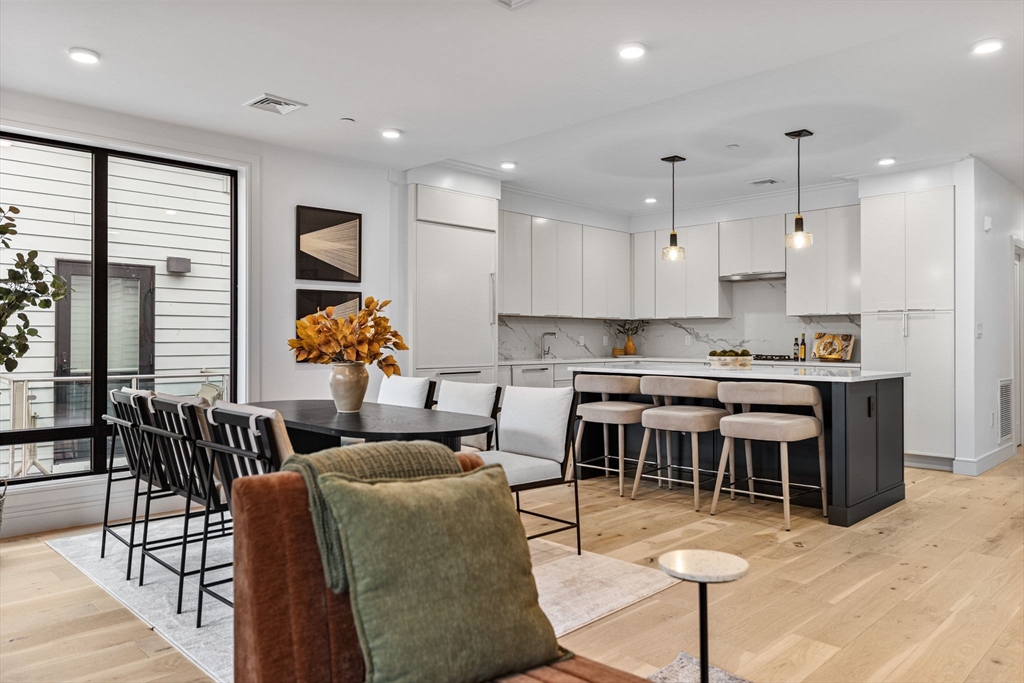 33 A Street, Boston, Massachusetts, 2 Bedrooms Bedrooms, 4 Rooms Rooms,2 BathroomsBathrooms,Residential,For Sale,A Street,73455033