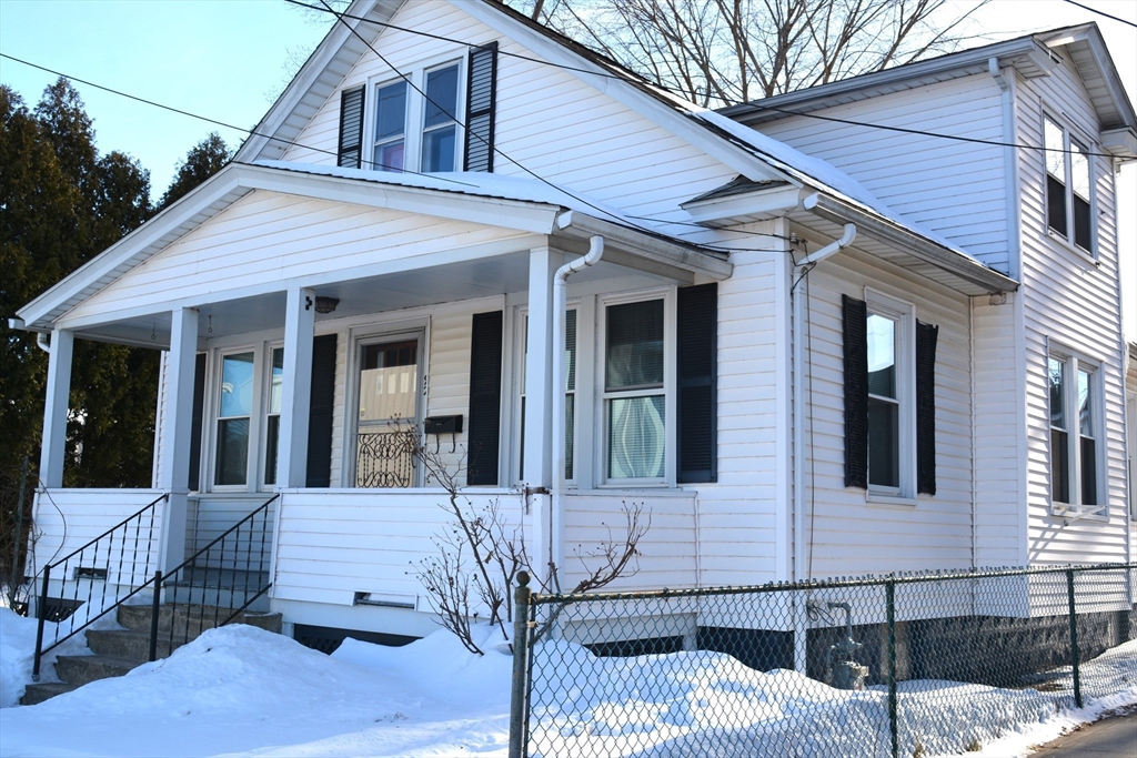 92 Norman Street, West Springfield, Massachusetts, 4 Bedrooms Bedrooms, 7 Rooms Rooms,1 BathroomBathrooms,Residential,For Sale,Norman Street,73477201
