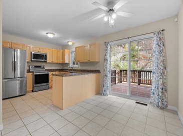179 Littleton Rd, Chelmsford, Massachusetts, 2 Bedrooms Bedrooms, 5 Rooms Rooms,1.5 BathroomsBathrooms,Residential Lease,For Rent,Littleton Rd,73507713