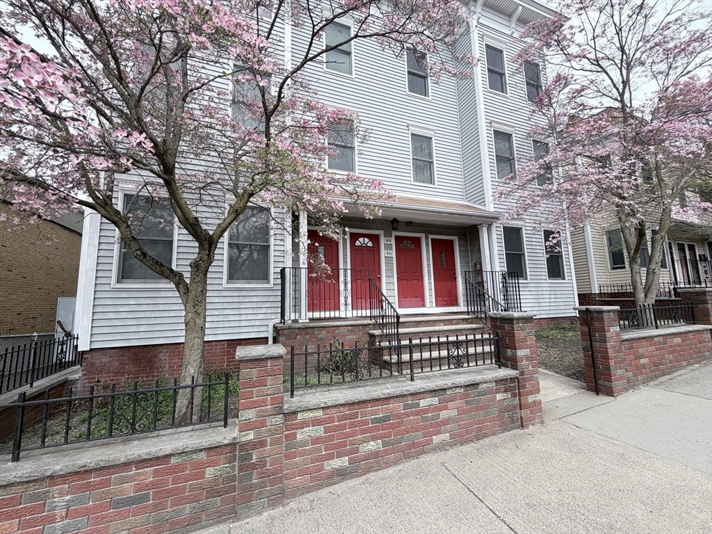 44 Prescott Street, Somerville, Massachusetts, 2 Bedrooms Bedrooms, 5 Rooms Rooms,1 BathroomBathrooms,Residential Lease,For Rent,Prescott Street,73516906