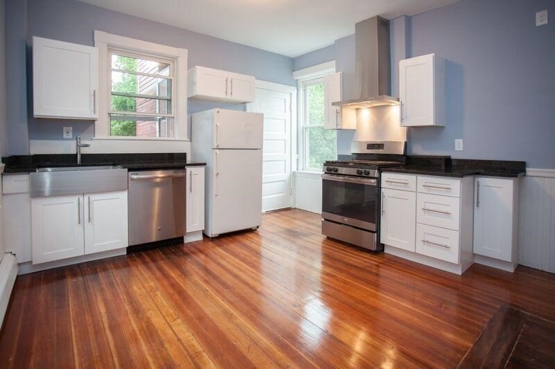 200 Harvard St, Cambridge, Massachusetts, 3 Bedrooms Bedrooms, 6 Rooms Rooms,1 BathroomBathrooms,Residential Lease,For Rent,Harvard St,73516918