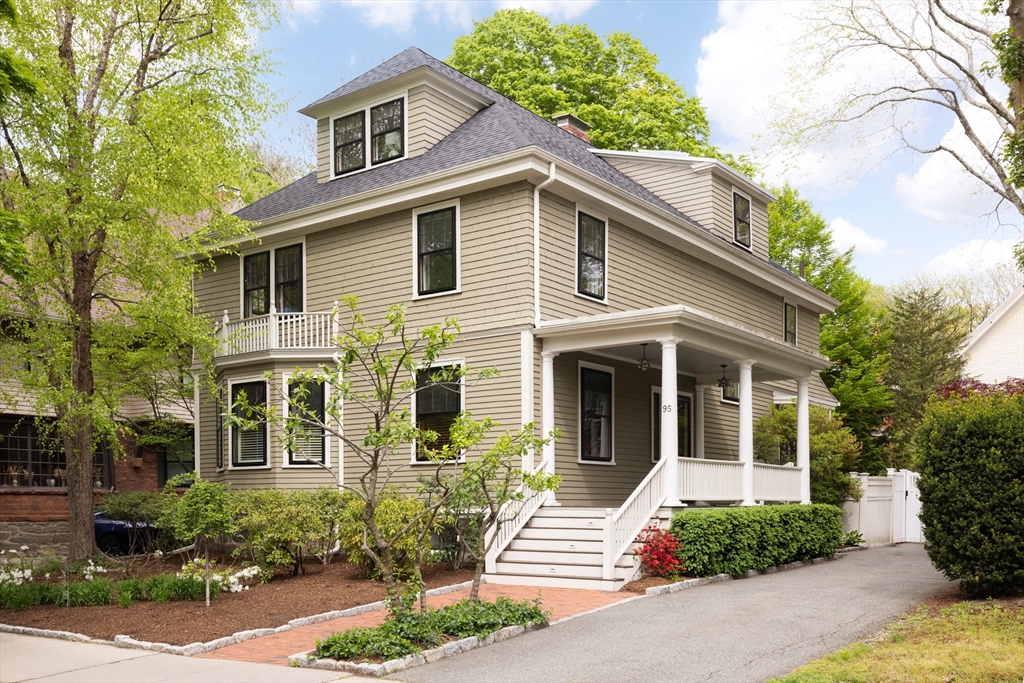 95 Babcock St, Brookline, Massachusetts, 5 Bedrooms Bedrooms, 11 Rooms Rooms,4.5 BathroomsBathrooms,Residential,For Sale,Babcock St,73516921