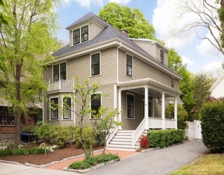 95 Babcock St, Brookline, Massachusetts, 5 Bedrooms Bedrooms, 11 Rooms Rooms,4.5 BathroomsBathrooms,Residential,For Sale,Babcock St,73516921