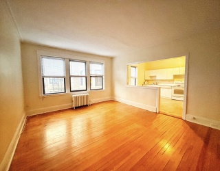 122 Babcock St, Brookline, Massachusetts, 2 Bedrooms Bedrooms, 4 Rooms Rooms,1 BathroomBathrooms,Residential Lease,For Rent,Babcock St,73516970