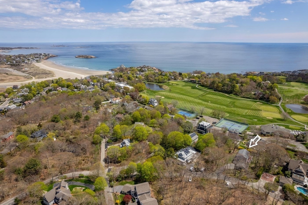 4 Graystone Road, Gloucester, Massachusetts, 4 Bedrooms Bedrooms, 7 Rooms Rooms,2.5 BathroomsBathrooms,Residential,For Sale,Graystone Road,73516887