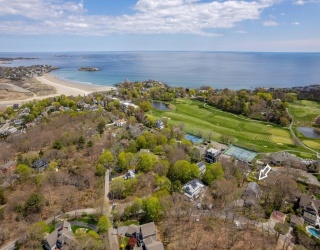 4 Graystone Road, Gloucester, Massachusetts, 4 Bedrooms Bedrooms, 7 Rooms Rooms,2.5 BathroomsBathrooms,Residential,For Sale,Graystone Road,73516887