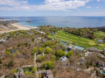 4 Graystone Road, Gloucester, Massachusetts, 4 Bedrooms Bedrooms, 7 Rooms Rooms,2.5 BathroomsBathrooms,Residential,For Sale,Graystone Road,73516887