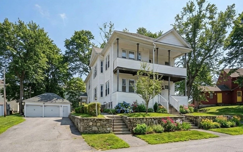 24 Ingleside Avenue, Worcester, Massachusetts, 6 Bedrooms Bedrooms, 14 Rooms Rooms,2 BathroomsBathrooms,Residential Income,For Sale,Ingleside Avenue,73480893