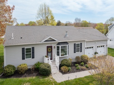 6 Minot Light Ave, Scituate, Massachusetts, 2 Bedrooms Bedrooms, 5 Rooms Rooms,2 BathroomsBathrooms,Residential,For Sale,Minot Light Ave,73516997
