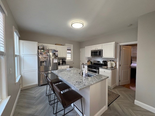7 1/2 Edward St, Medford, Massachusetts, 3 Bedrooms Bedrooms, 6 Rooms Rooms,1 BathroomBathrooms,Residential Lease,For Rent,Edward St,73516946