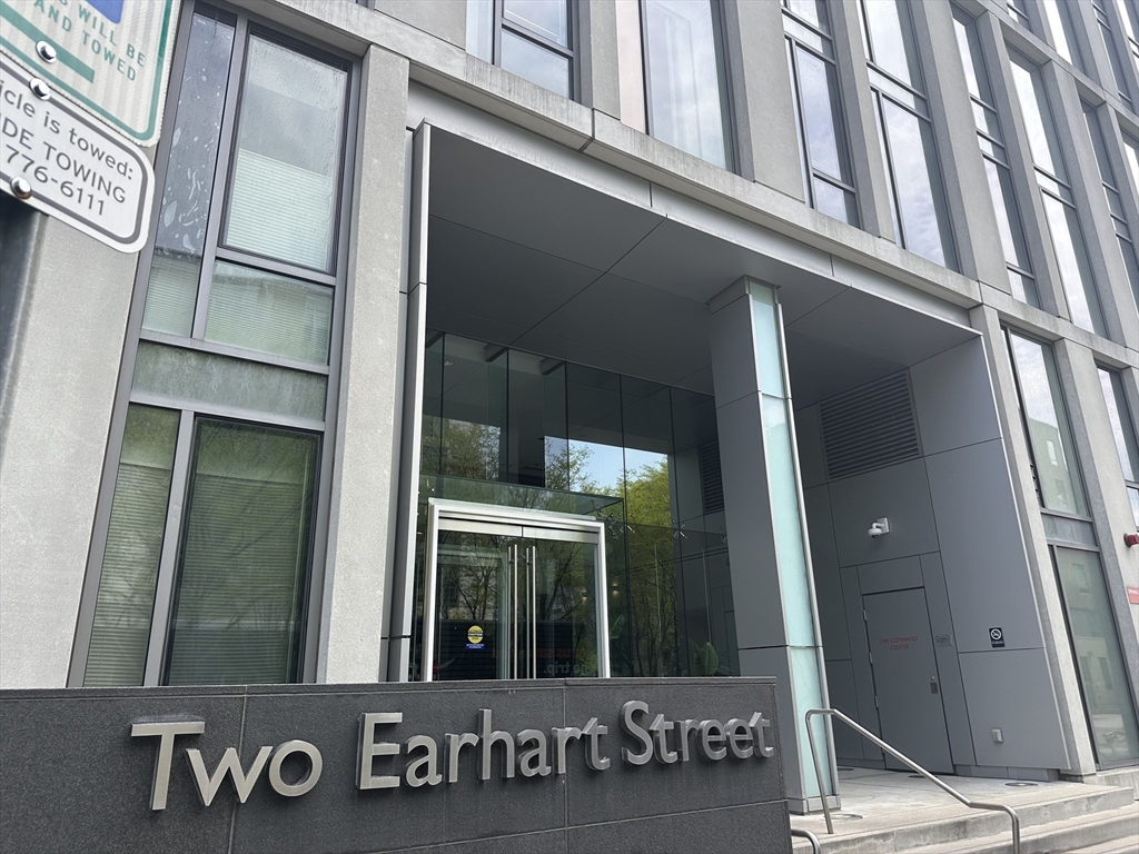 2 Earhart St., Cambridge, Massachusetts, 1 Bedroom Bedrooms, 3 Rooms Rooms,1 BathroomBathrooms,Residential Lease,For Rent,Earhart St.,73517178