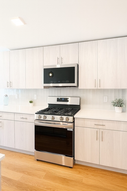 98 Prescott St, Boston, Massachusetts, 2 Bedrooms Bedrooms, 4 Rooms Rooms,1 BathroomBathrooms,Residential,For Sale,Prescott St,73517182
