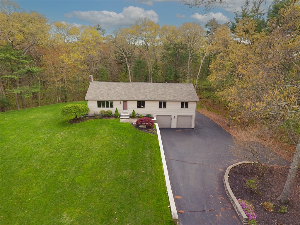 1044 Plymouth Street, East Bridgewater, Massachusetts, 3 Bedrooms Bedrooms, 5 Rooms Rooms,2.5 BathroomsBathrooms,Residential,For Sale,Plymouth Street,73516961