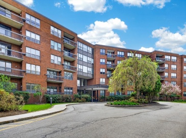 210 Nahanton, Newton, Massachusetts, 1 Bedroom Bedrooms, 3 Rooms Rooms,1.5 BathroomsBathrooms,Residential,For Sale,Nahanton,73517198