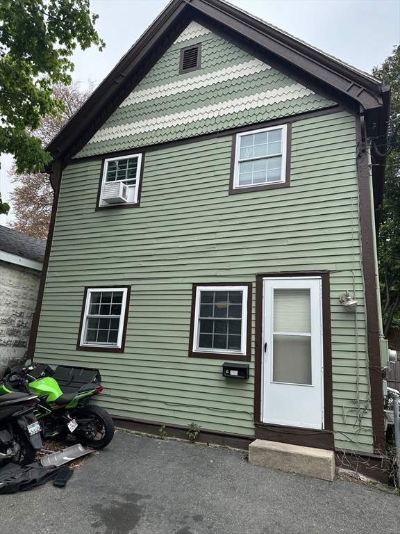 76 College, Somerville, Massachusetts, 3 Bedrooms Bedrooms, 6 Rooms Rooms,1 BathroomBathrooms,Residential Lease,For Rent,College,73517207