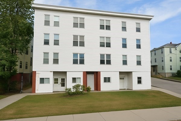 605 Millbury St, Worcester, Massachusetts, 24 Bedrooms Bedrooms, 40 Rooms Rooms,10 BathroomsBathrooms,Residential Income,For Sale,Millbury St,73517217