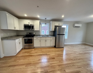 415 Danforth, Taunton, Massachusetts, 2 Bedrooms Bedrooms, 4 Rooms Rooms,1 BathroomBathrooms,Residential Lease,For Rent,Danforth,73517219
