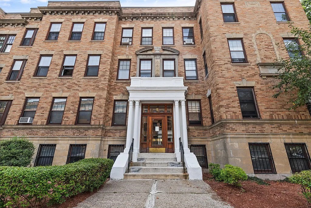 2 Crawford St, Cambridge, Massachusetts, 1 Bedroom Bedrooms, 3 Rooms Rooms,1 BathroomBathrooms,Residential Lease,For Rent,Crawford St,73517223