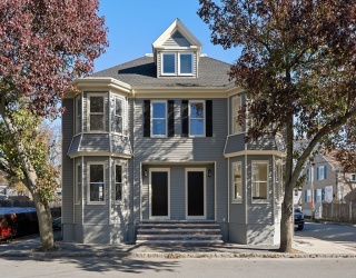 18 Balcomb Street, Salem, Massachusetts, 8 Bedrooms Bedrooms, 14 Rooms Rooms,6 BathroomsBathrooms,Residential Income,For Sale,Balcomb Street,73517252