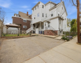 126-130 Summer Street, Somerville, Massachusetts, 13 Bedrooms Bedrooms, 33 Rooms Rooms,7 BathroomsBathrooms,Residential Income,For Sale,Summer Street,73517041