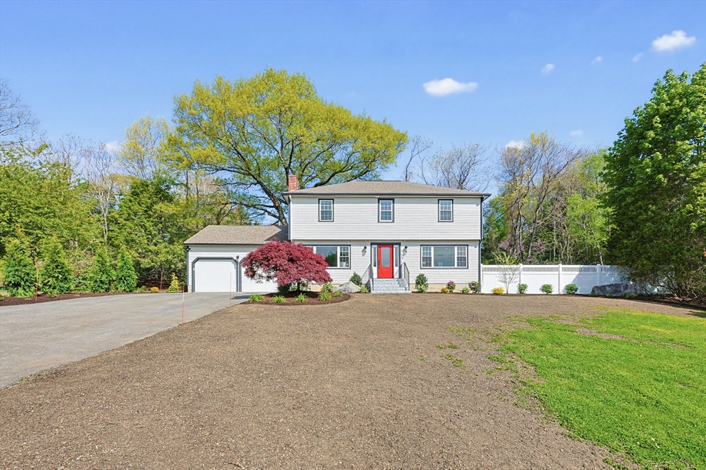 64 Hunting Ave, Shrewsbury, Massachusetts, 4 Bedrooms Bedrooms, 9 Rooms Rooms,2.5 BathroomsBathrooms,Residential,For Sale,Hunting Ave,73508345