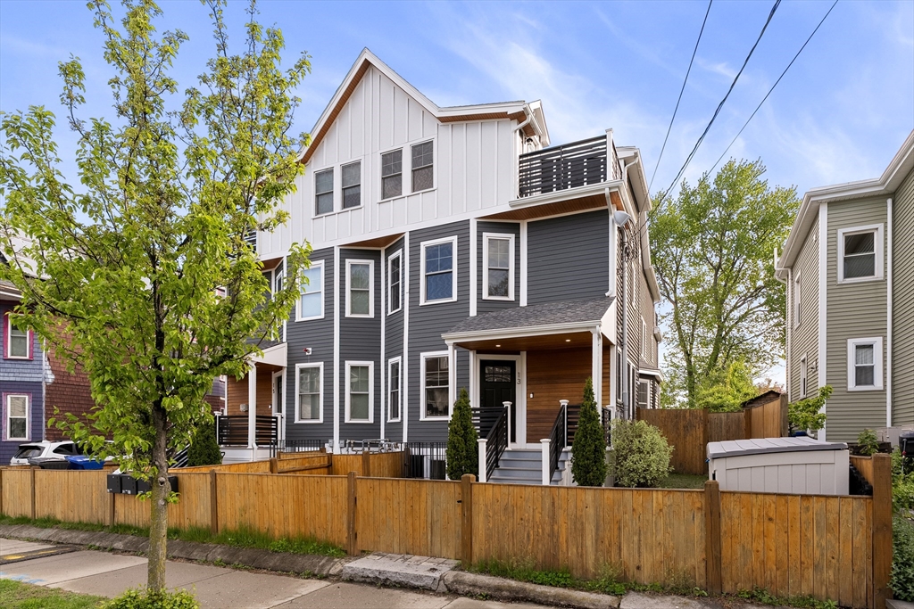 13 Belknap St, Arlington, Massachusetts, 4 Bedrooms Bedrooms, 7 Rooms Rooms,3.5 BathroomsBathrooms,Residential,For Sale,Belknap St,73517056