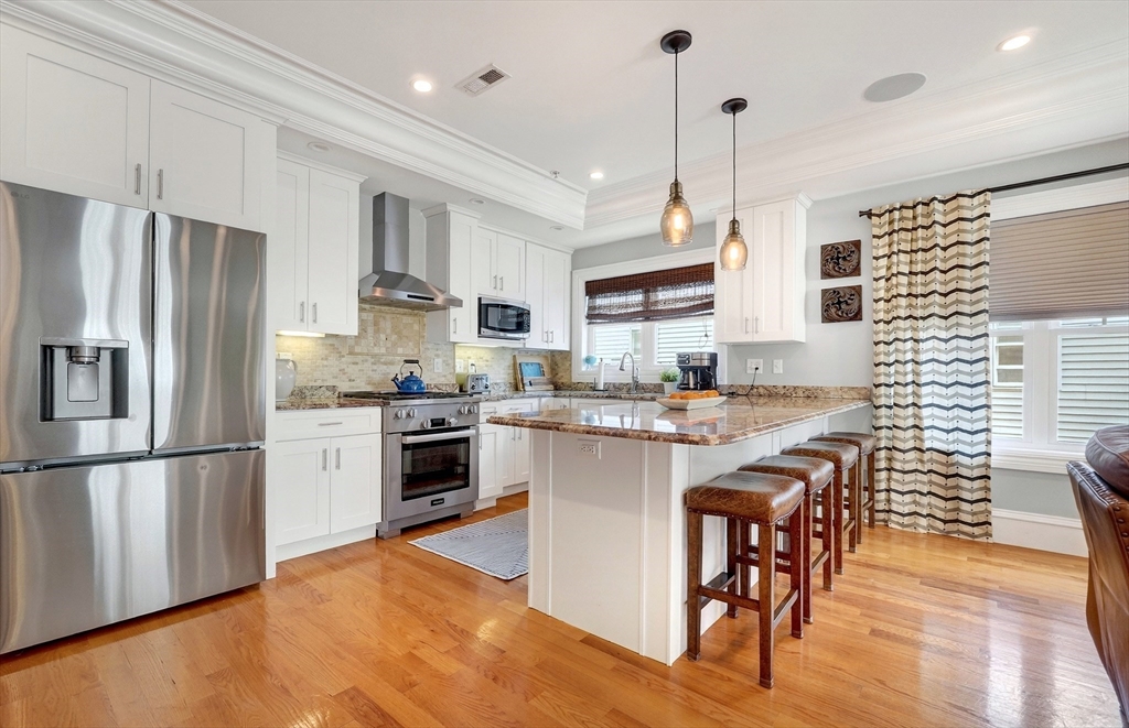 627 E 2nd Street, Boston, Massachusetts, 3 Bedrooms Bedrooms, 6 Rooms Rooms,3 BathroomsBathrooms,Residential,For Sale,E 2nd Street,73492027
