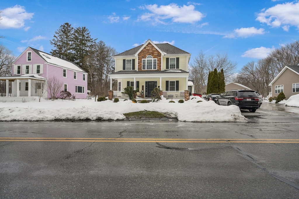 90 Elm St, Swansea, Massachusetts, 3 Bedrooms Bedrooms, 7 Rooms Rooms,2 BathroomsBathrooms,Residential,For Sale,Elm St,73484041