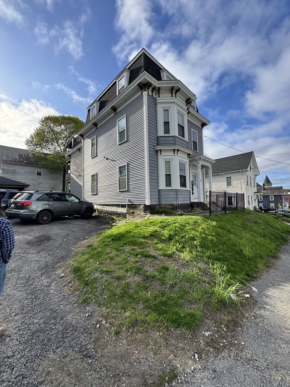 46 Myrtle Ave, Fitchburg, Massachusetts, 9 Bedrooms Bedrooms, 15 Rooms Rooms,3 BathroomsBathrooms,Residential Income,For Sale,Myrtle Ave,73509294