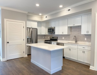 862 Washington St., Norwood, Massachusetts, 2 Bedrooms Bedrooms, 4 Rooms Rooms,2 BathroomsBathrooms,Residential Lease,For Rent,Washington St.,73517091