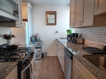 10 Jamaicaway, Boston, Massachusetts, 2 Bedrooms Bedrooms, 4 Rooms Rooms,1 BathroomBathrooms,Residential Lease,For Rent,Jamaicaway,73517109
