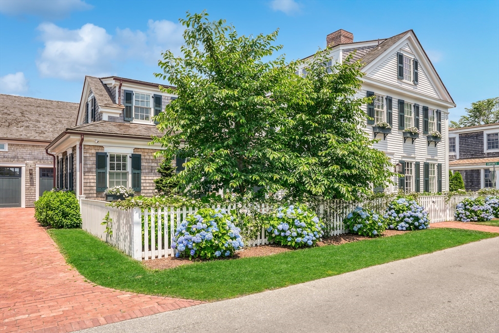 56 North Summer Street, Edgartown, Massachusetts, 10 Bedrooms Bedrooms, 26 Rooms Rooms,12.5 BathroomsBathrooms,Residential,For Sale,North Summer Street,73517157