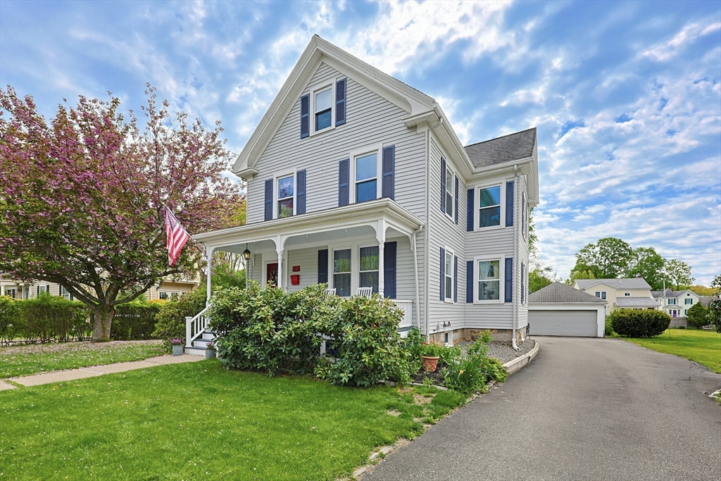 24 Riverside Pl, Walpole, Massachusetts, 6 Bedrooms Bedrooms, 14 Rooms Rooms,2.5 BathroomsBathrooms,Residential,For Sale,Riverside Pl,73517158