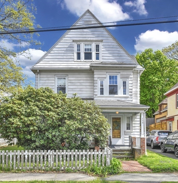 208 Brush Hill Road, Milton, Massachusetts, 4 Bedrooms Bedrooms, 7 Rooms Rooms,2.5 BathroomsBathrooms,Residential Lease,For Rent,Brush Hill Road,73517375