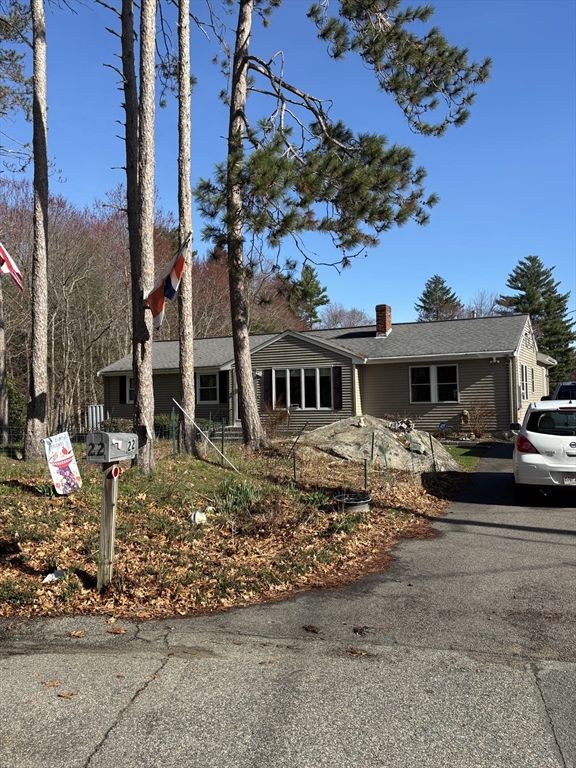 22 Kwedar Ave, Stoughton, Massachusetts, 5 Bedrooms Bedrooms, 10 Rooms Rooms,3 BathroomsBathrooms,Residential,For Sale,Kwedar Ave,73505261