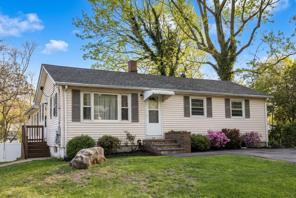 10 Edson Street, Taunton, Massachusetts, 3 Bedrooms Bedrooms, 7 Rooms Rooms,1 BathroomBathrooms,Residential,For Sale,Edson Street,73517028