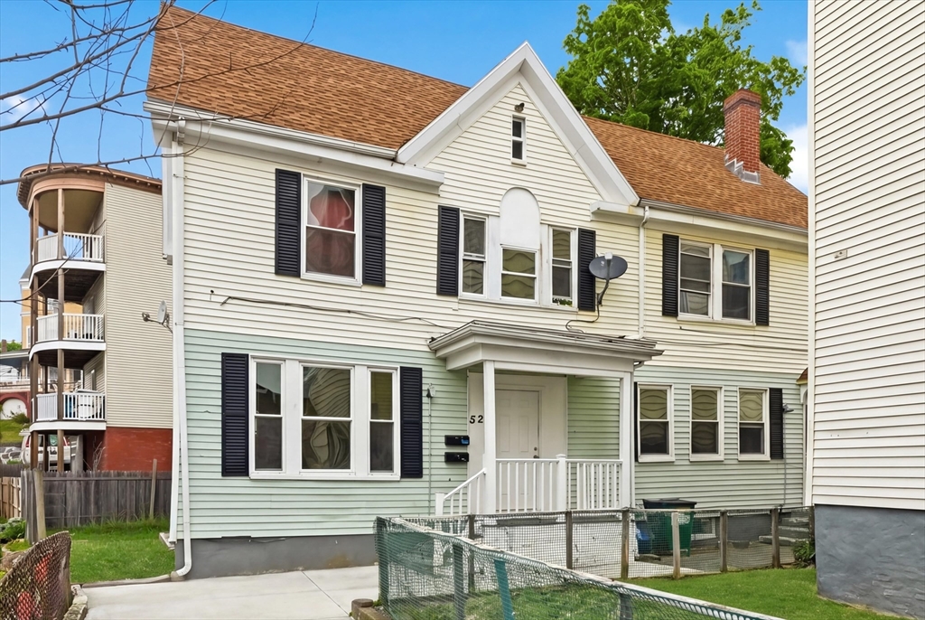 52 Hamilton Ave, Lynn, Massachusetts, 5 Bedrooms Bedrooms, 10 Rooms Rooms,2 BathroomsBathrooms,Residential Income,For Sale,Hamilton Ave,73517305