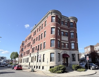 100 Linden St, Boston, Massachusetts, 3 Bedrooms Bedrooms, 5 Rooms Rooms,1 BathroomBathrooms,Residential Lease,For Rent,Linden St,73517310