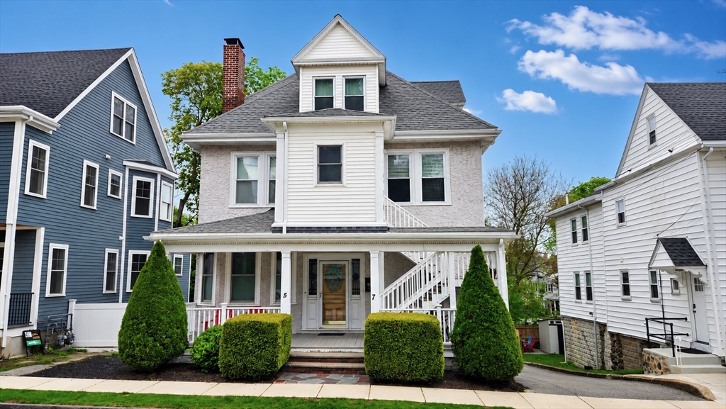 7 Harriet Ave, Belmont, Massachusetts, 4 Bedrooms Bedrooms, 7 Rooms Rooms,2 BathroomsBathrooms,Residential,For Sale,Harriet Ave,73517110