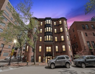 40 Saint Botolph Street, Boston, Massachusetts, 2 Rooms Rooms,1 BathroomBathrooms,Residential Lease,For Rent,Saint Botolph Street,73517369