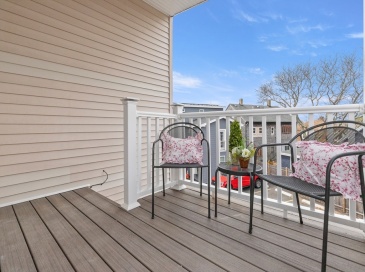 141 Prospect St, Gloucester, Massachusetts, 1 Bedroom Bedrooms, 2 Rooms Rooms,1 BathroomBathrooms,Residential,For Sale,Prospect St,73517482