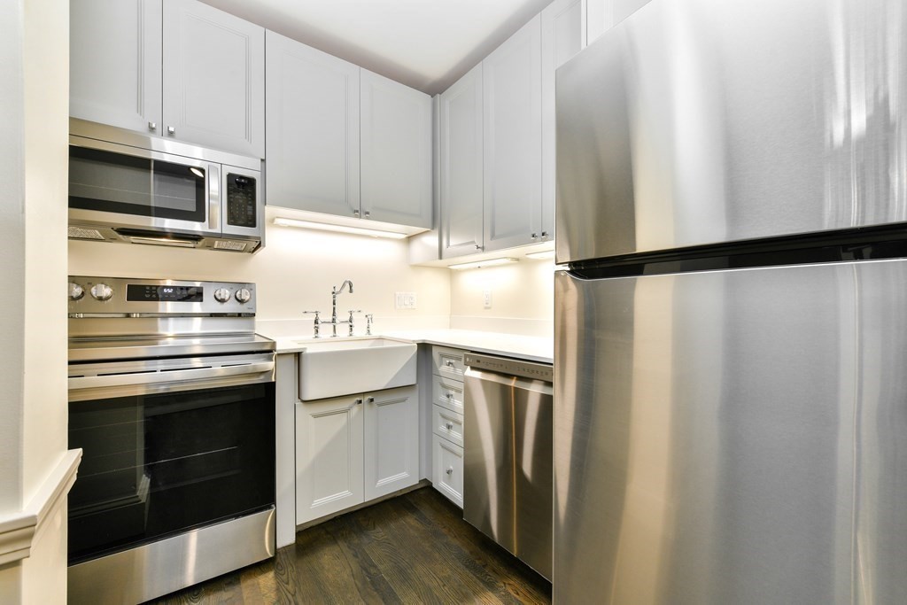9 Dana St, Cambridge, Massachusetts, 2 Bedrooms Bedrooms, 3 Rooms Rooms,1 BathroomBathrooms,Residential Lease,For Rent,Dana St,73517658